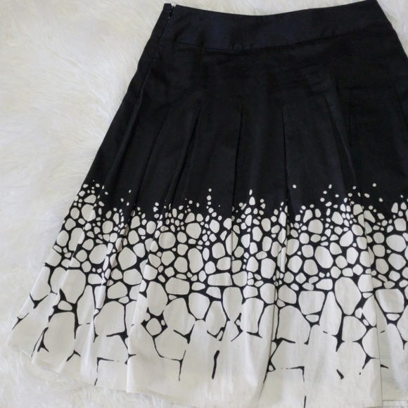 Kenneth Cole Reaction skirt sz 2 - Picture 2 of 4